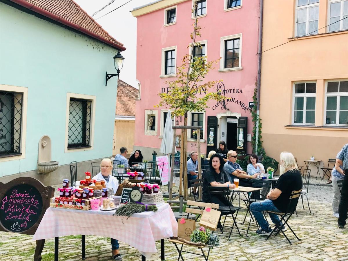 Boutique Apartments U Rolanda, Mikulasske Namesti Зноймо Екстериор снимка