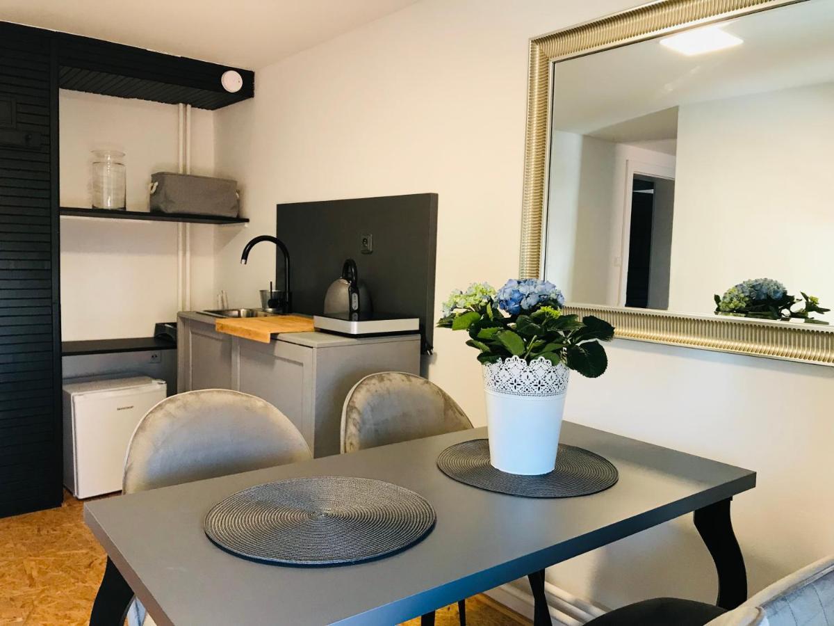 Boutique Apartments U Rolanda, Mikulasske Namesti Зноймо Екстериор снимка