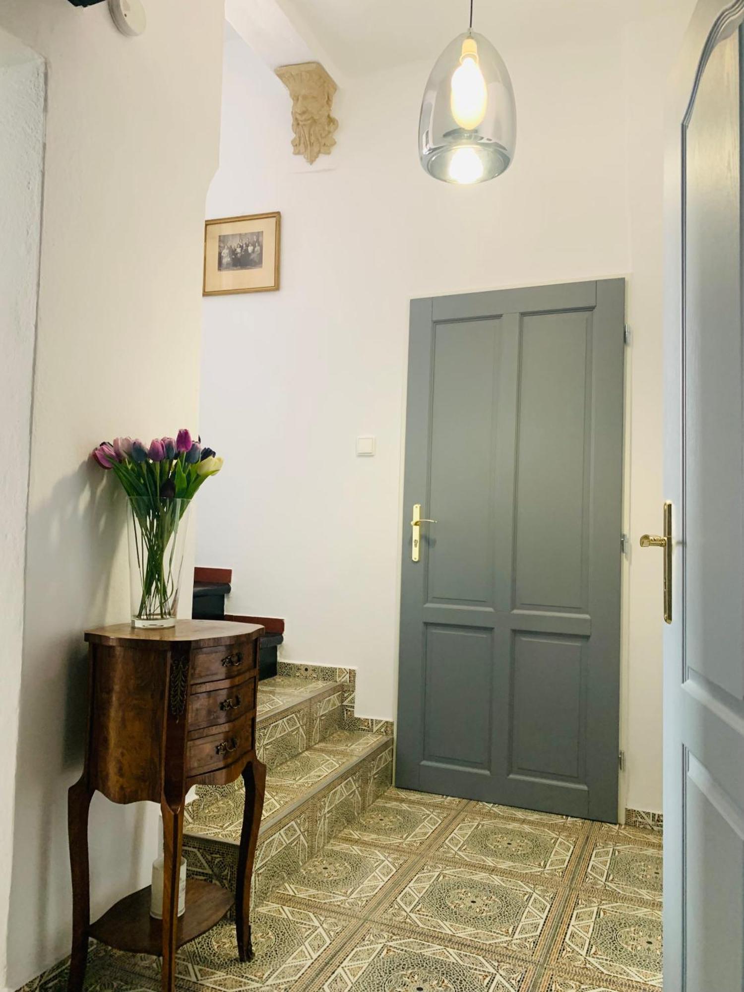 Boutique Apartments U Rolanda, Mikulasske Namesti Зноймо Екстериор снимка