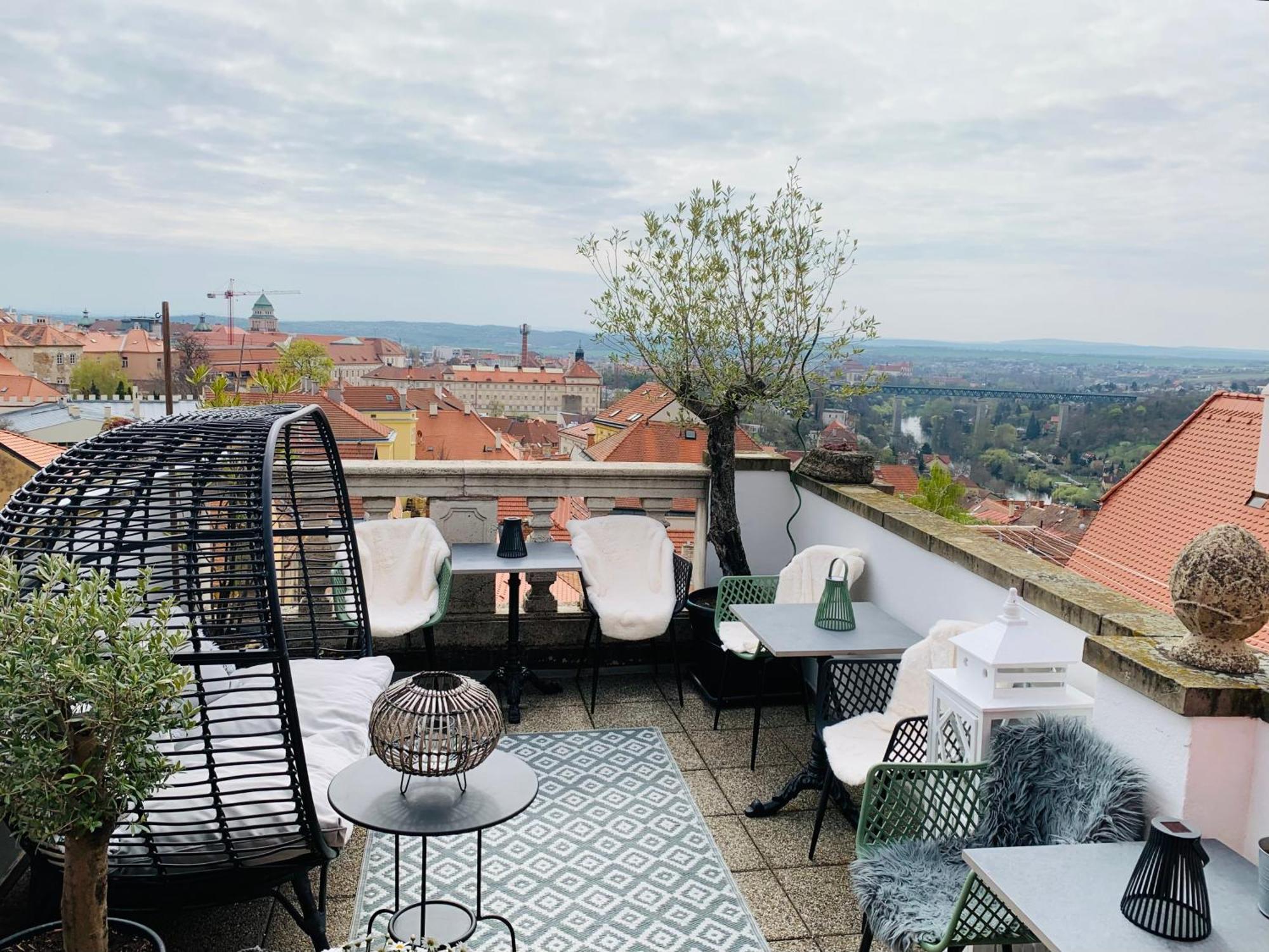 Boutique Apartments U Rolanda, Mikulasske Namesti Зноймо Екстериор снимка