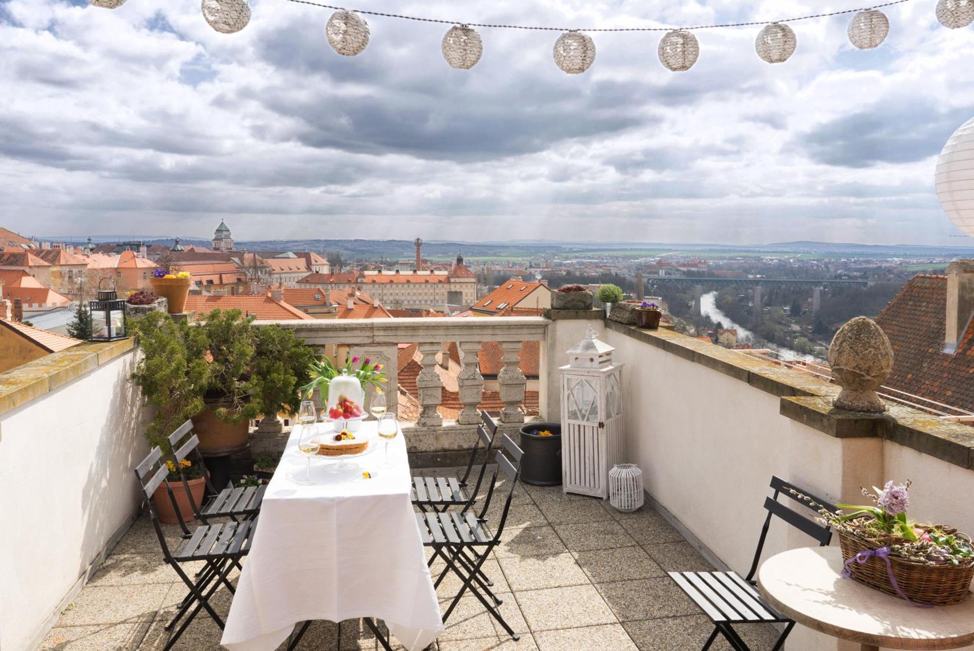 Boutique Apartments U Rolanda, Mikulasske Namesti Зноймо Екстериор снимка