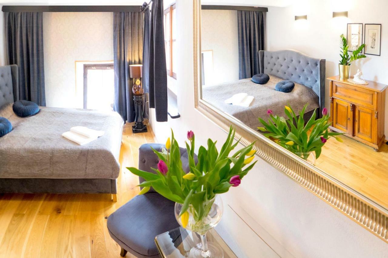 Boutique Apartments U Rolanda, Mikulasske Namesti Зноймо Екстериор снимка